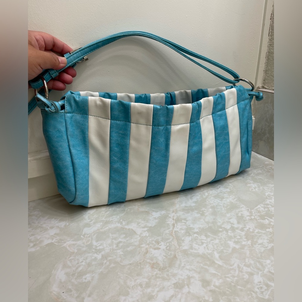OKPTA Striped Turquoise and White Women's Bag cinches GUC rare and vintage style - Picture 4 of 13